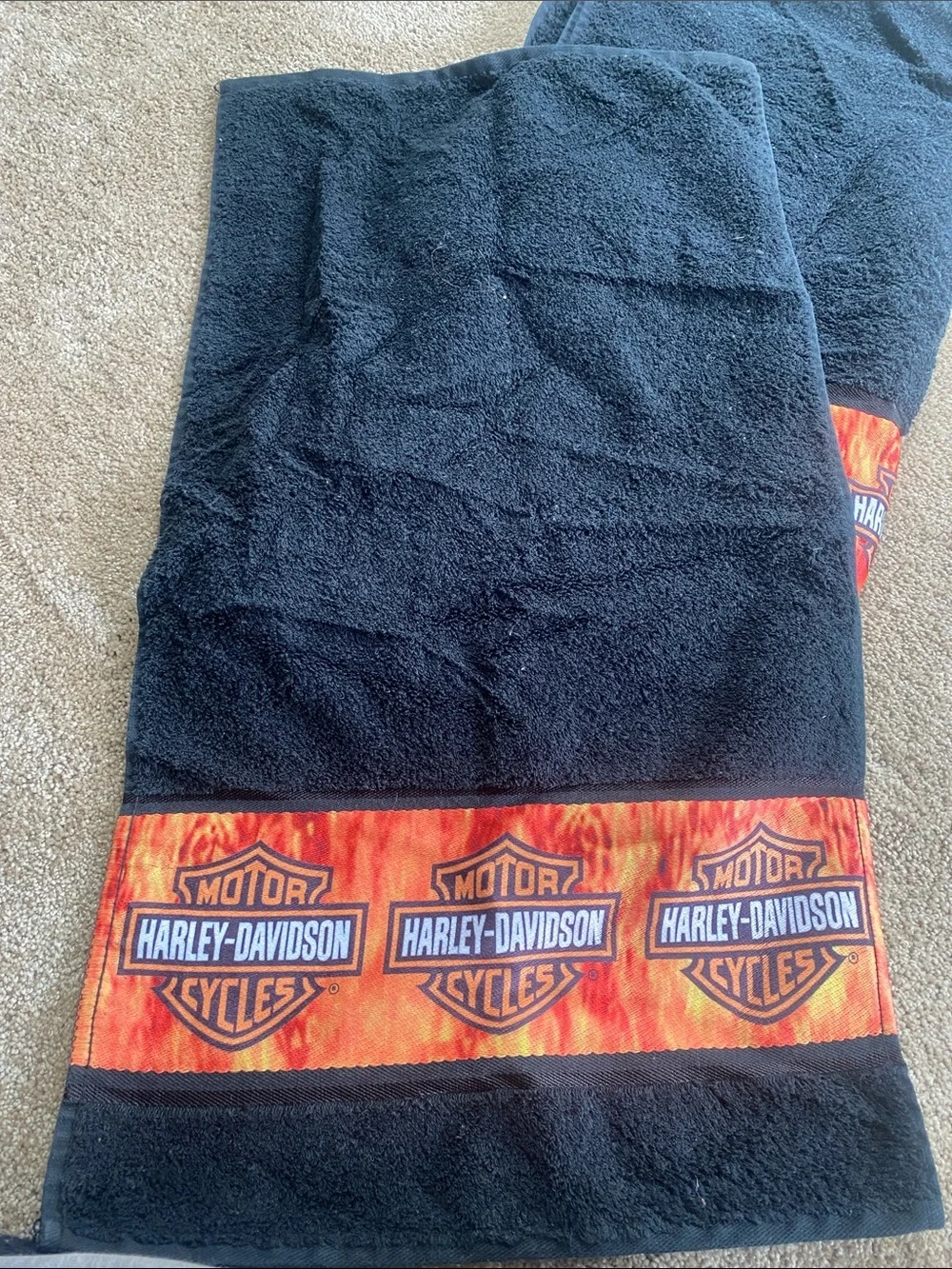 Harley-Davidson Black Towels with Orange Flame Bar & Shield Trim - used - Picture 4 of 7